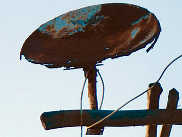 Antena satelitarna wietnam satkurier rdza zardzewiała antena 360px