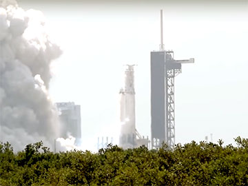 Falcon-heavy-spacex-cape-canaveral-arabsat-2019-360px.jpg