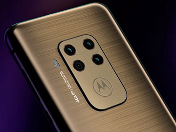 Motorola One Zoom 