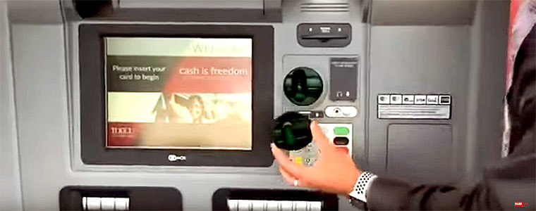 Bankomat ATM skimming haker oszustwo bankowe 760px.jpg