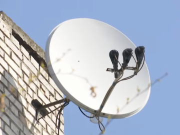 Ukraina antena satelitarna na trzy pozycje orbitalne Amos/Astra 4A/Hot Bird
