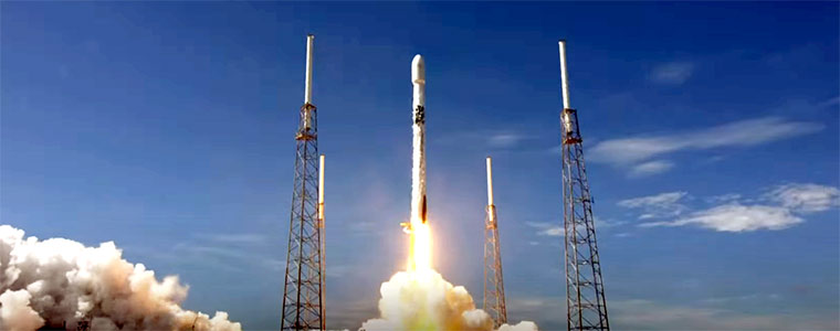 Falcon 9 rakieta SpaceX starlink 10 2020 760px.jpg
