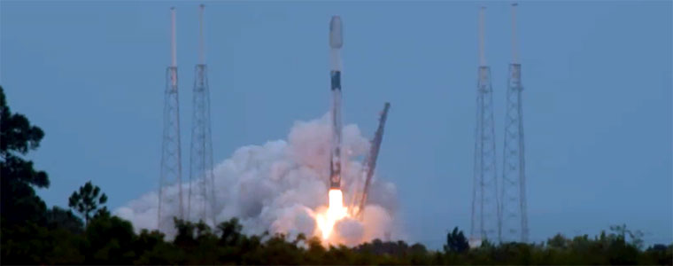Falcon 9 Starlink 4 14 start 2022 760px